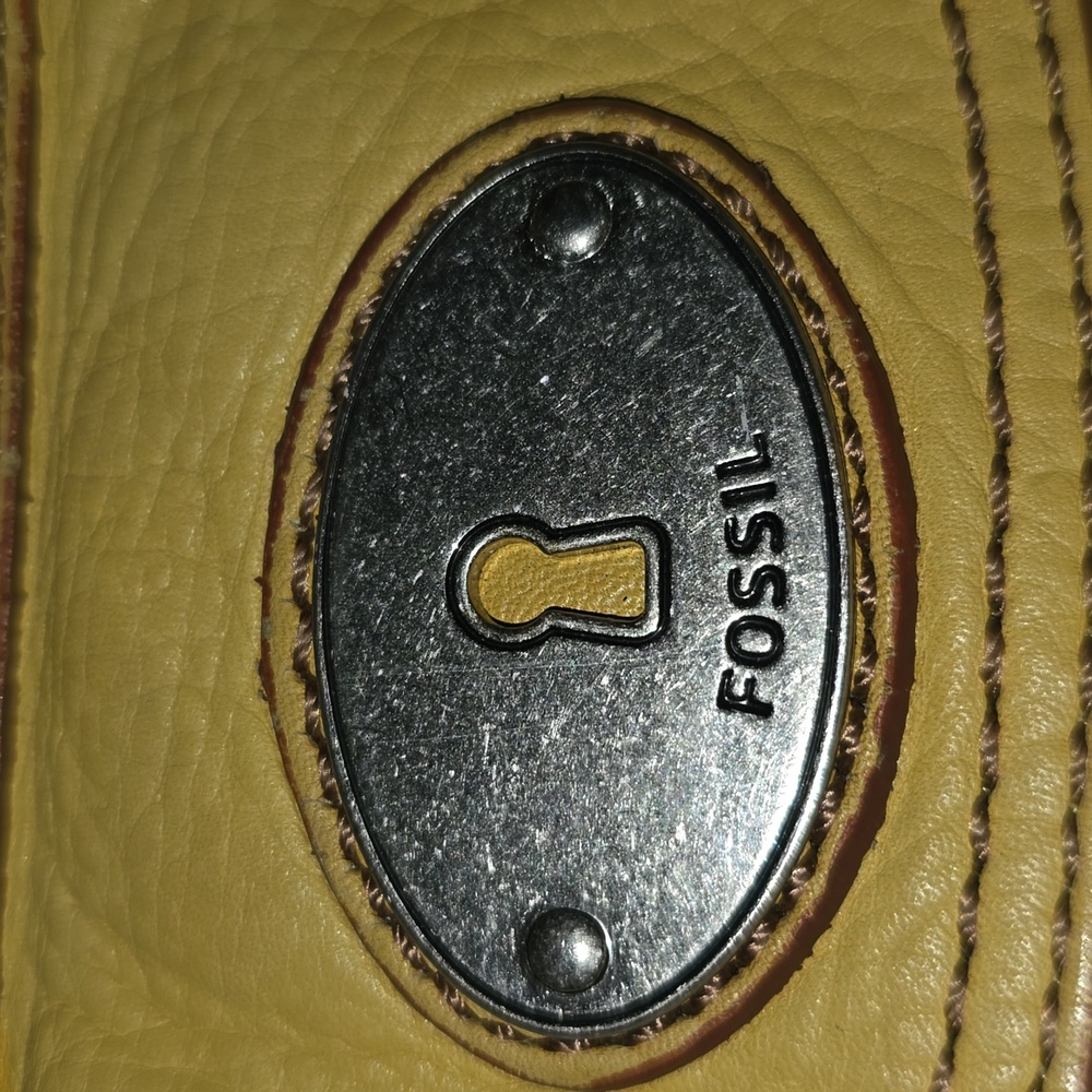 Vintage Fossil Yellow Genuine Leather Crossbody - Picture 12 of 13